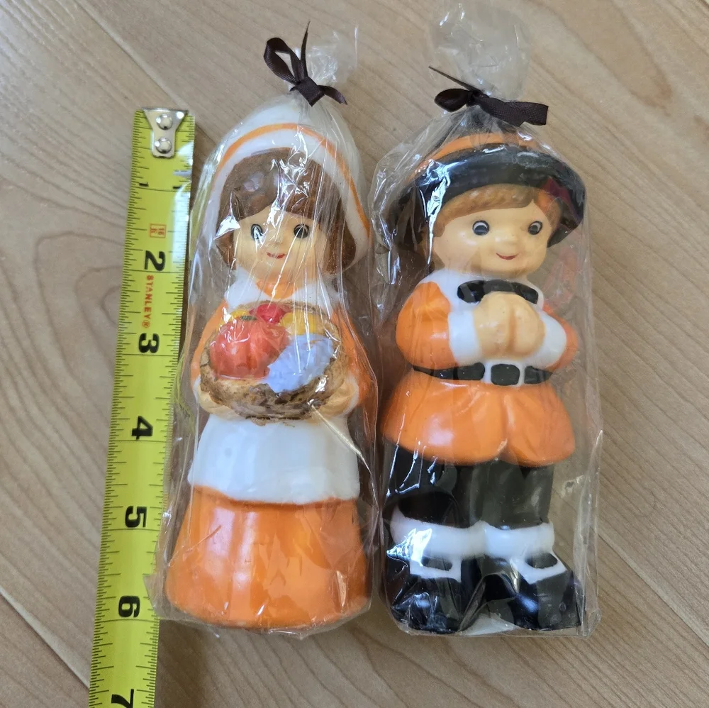 Set of 2 vintage 1990s Thanksgiving pilgrim candles, NWT